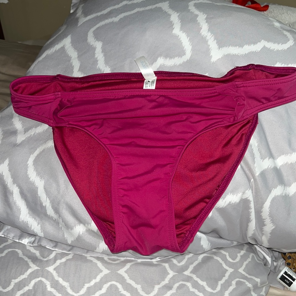 Magenta coloured bikini bottoms